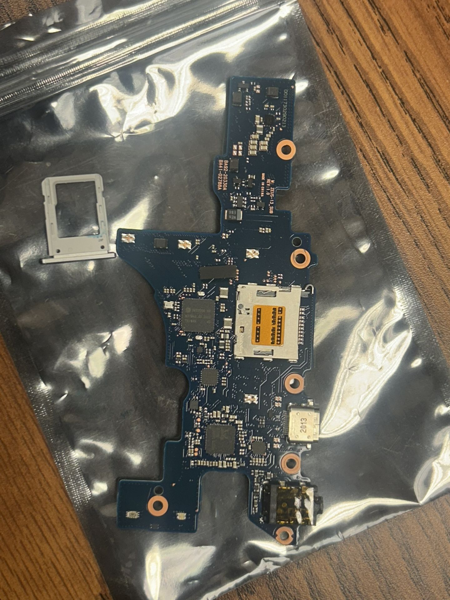 OEM Samsung Galaxy Book Flex USB-C SIM Audio Daughterboard NP930QCG-K01US w/ Tray