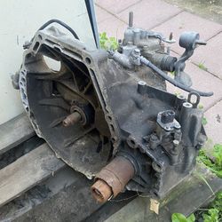 MANUAL 5 Speed Transmission