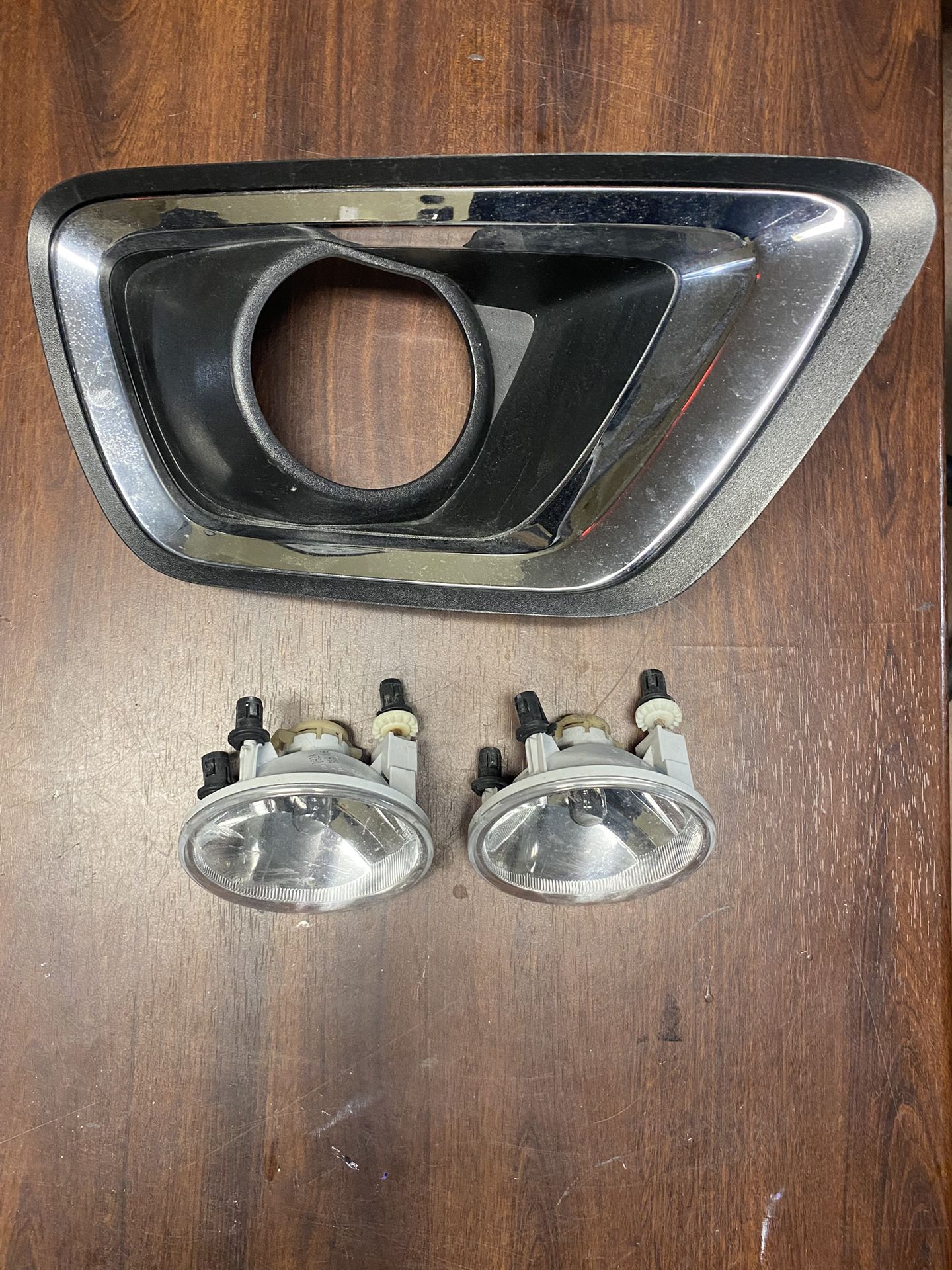 2017 Chevy Colorado Fog Lights And Right Bezel
