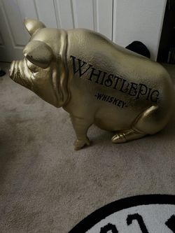WhistlePig Whiskey Gold Pig Statue