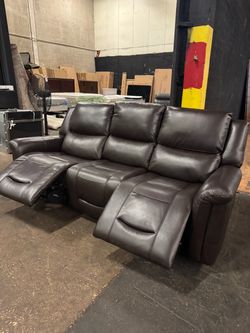 Leather Power Recliner Sofa. 🚚WE DELIVER🚚
