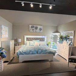 White 4PC LED King Bedroom Set 