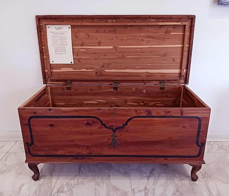 Antique 1920s Cedar Chest with Lock and Key