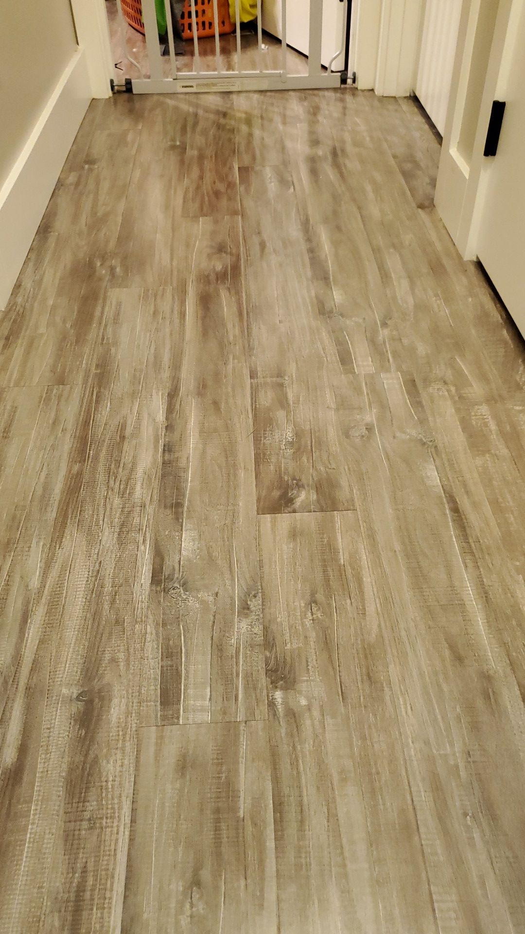 Pergo Outlast + - Seabrook Walnut - 412 SF (30 cases)