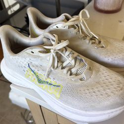 Used HOKA MACH6