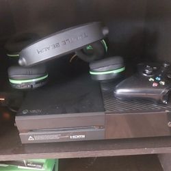 Xbox One Games Controller And Headsets