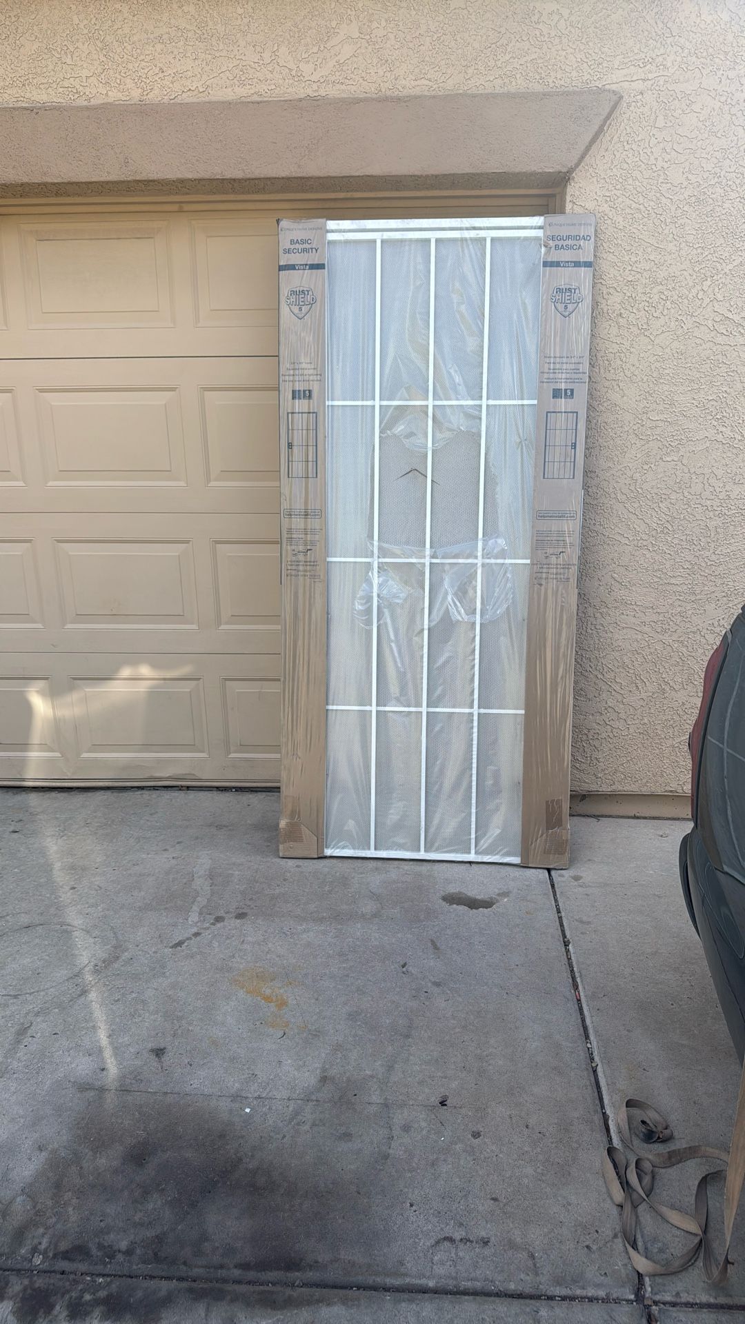 36x80 WHITE SECURITY DOOR NEW SCREEN LITTLE DAMAGE 