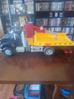 Toy tow truck