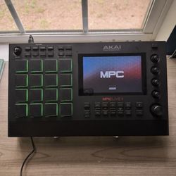 MPC Live 2 Bundle with Kickstand, Dust Cover, Charger, and Case good condition