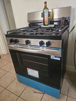 Frigderate stove brand new