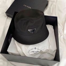 Bucket Hat Size Medium 