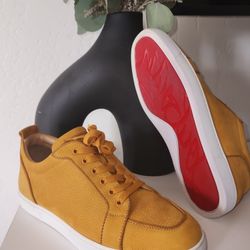 Christian Louboutin 44