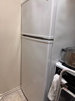 Kenmore Refrigerator Model 106.(contact info removed)0