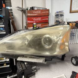 Nissan Altima Headlight