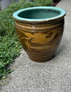 Beautiful lg. antique Chinese dragon motif planter