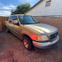 SUPERCREW XLT F150 whole or parts