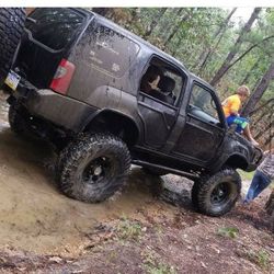 Custom Built Bad Ass Fox Lift Kit 29k Miles Nissan Exterra