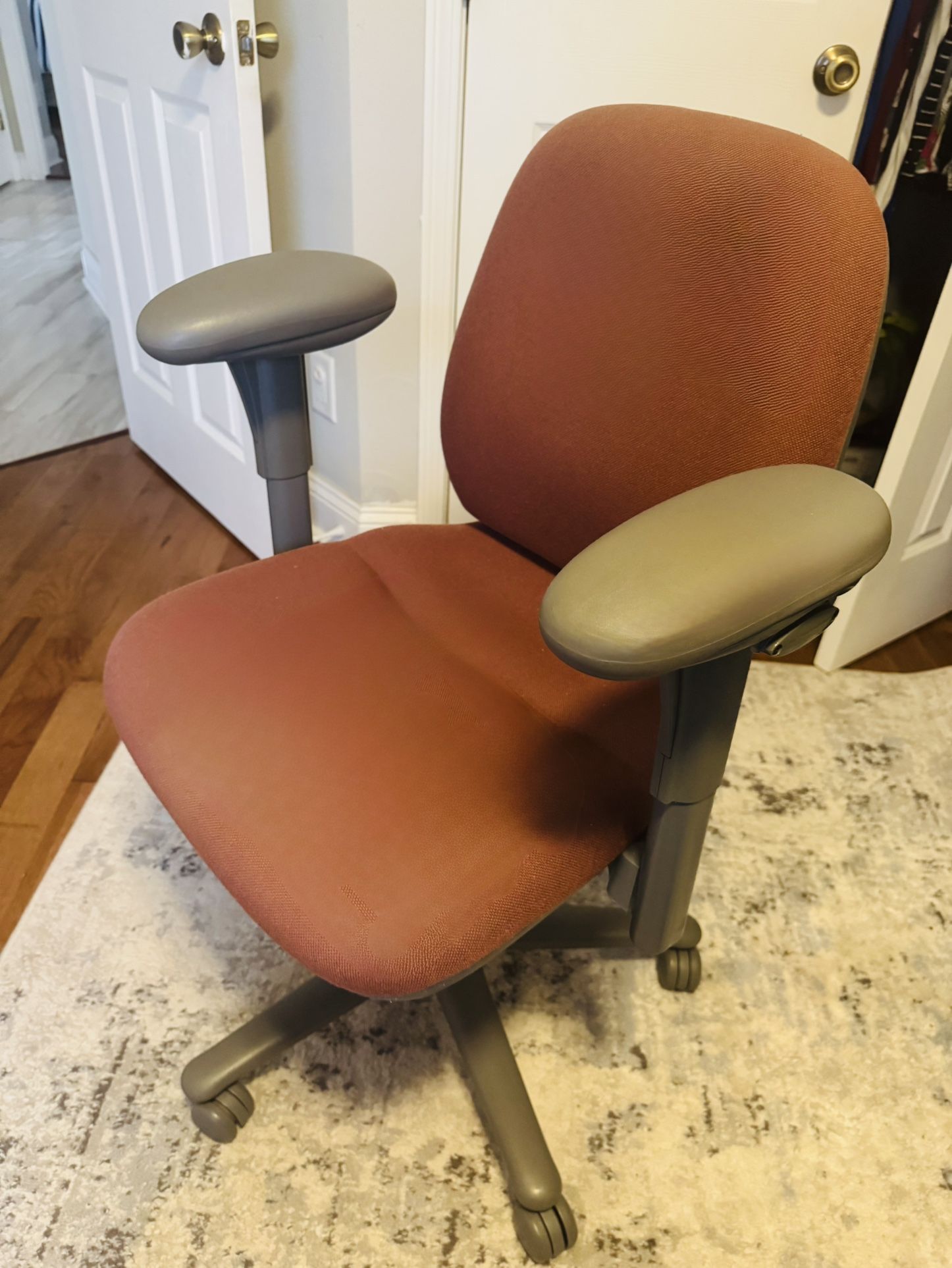 OFFICE CHAIR - ADJUSTABLE