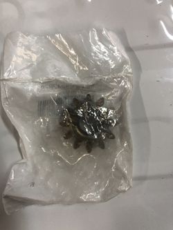Lawnmower drive pinion