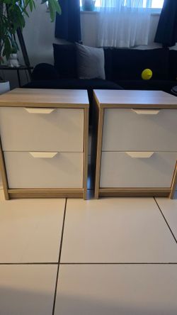 Set of 2 Nightstands