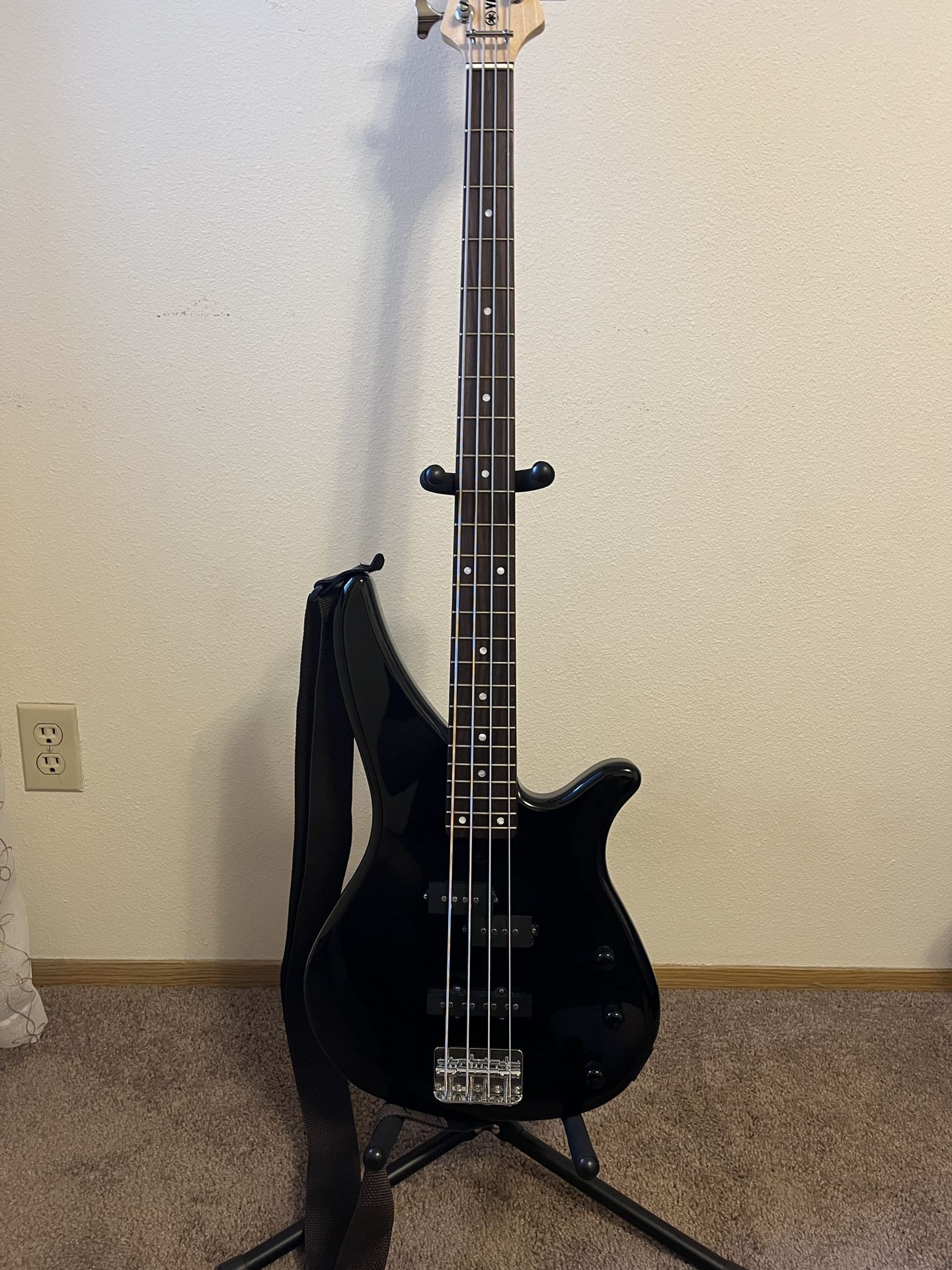 Bass Guitar Yamaha RBX170 for Sale in Auburn, WA - OfferUp