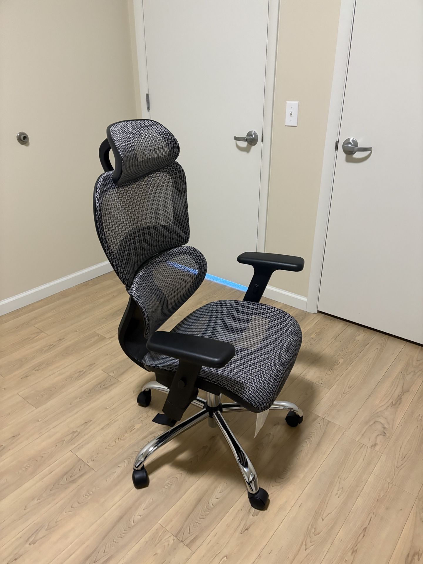 Desk chair