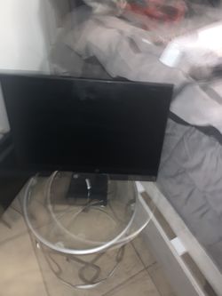 HP DESKTOP MONITER NEWER PERFECT CONDITION 