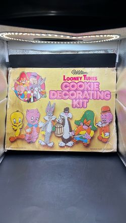 Wilton Looney Tunes 1978 cookie decorating kit