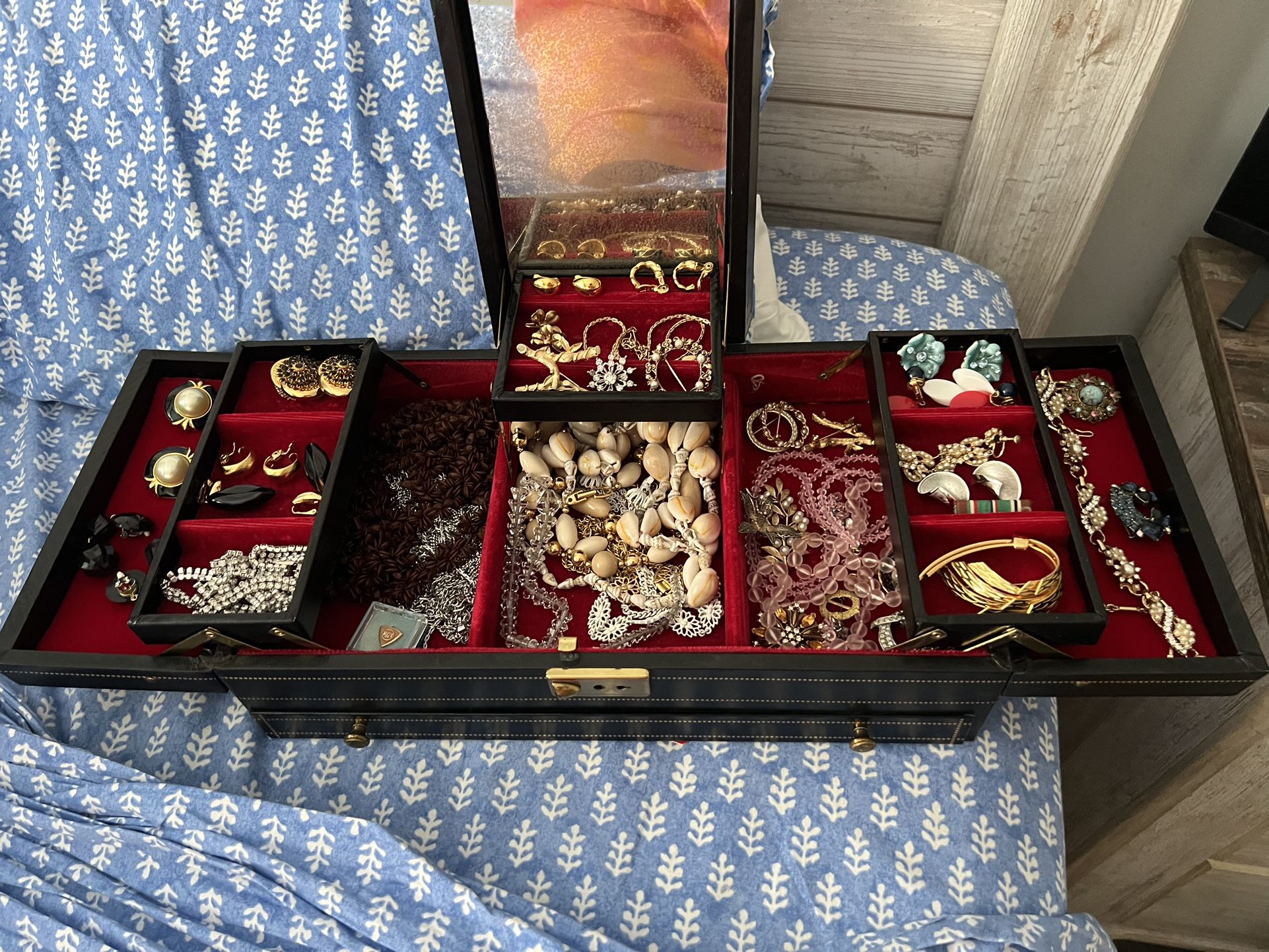 Lot Of Vintage Jewelry 