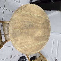 Dinning Room Table And Chairs 