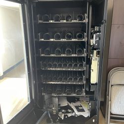 Rowe 4900 Vending Machine 