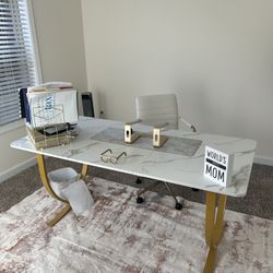 Desk And White Leather Chair 