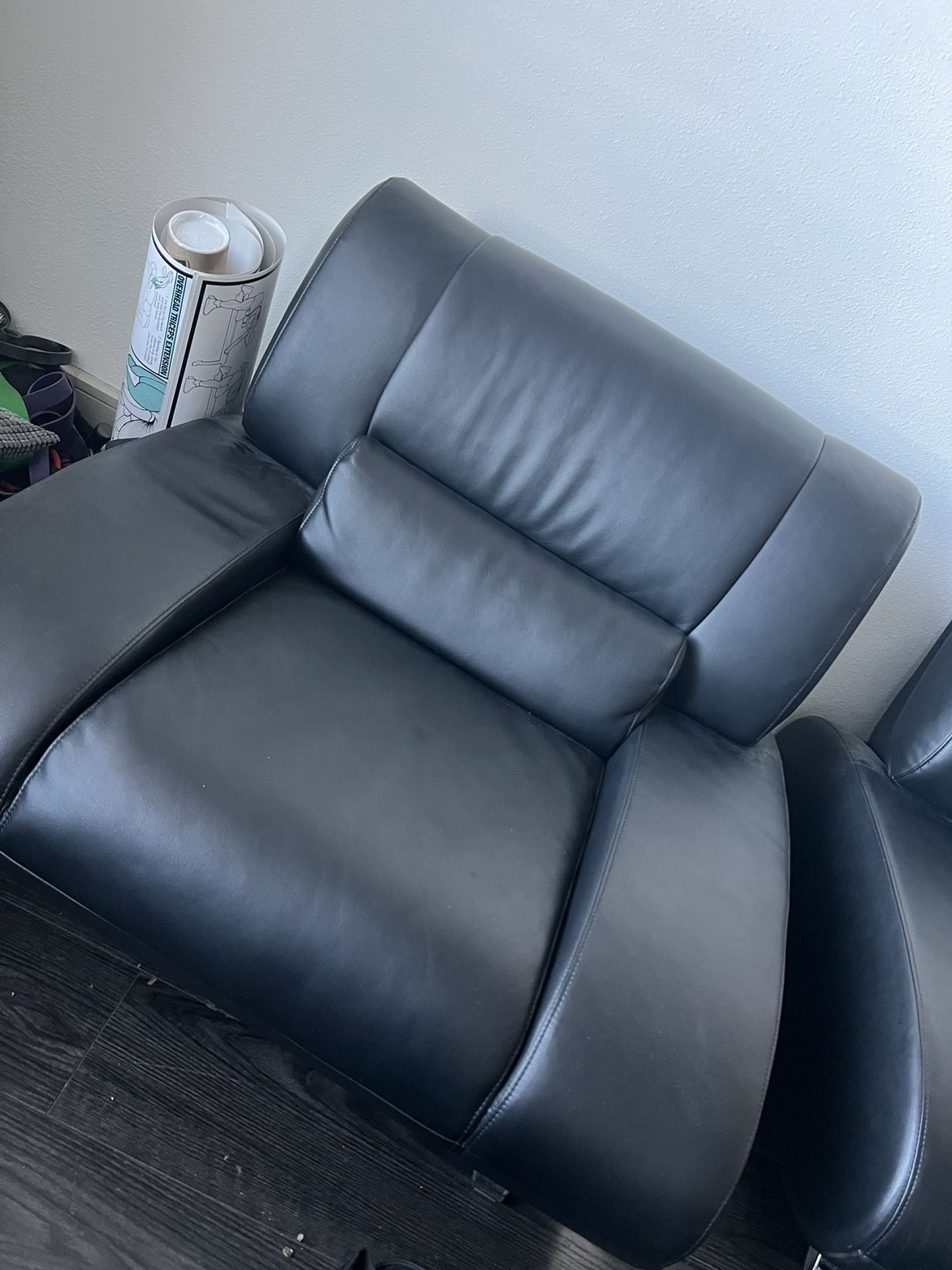 Zuri furniture aspen Sofa & Loveseat