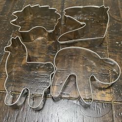 Cortadores de galletas de diferentes figuras