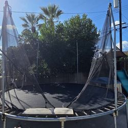 Trampoline 