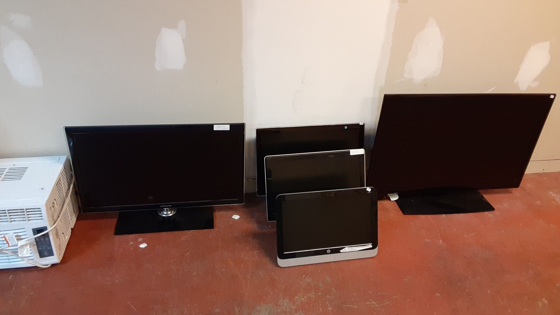 TV and Monitors Super Deal Need Gone