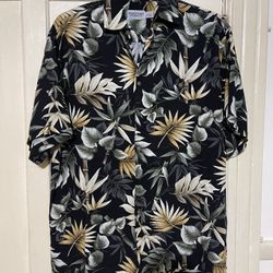 WINDHAM POINTE Men’s Hawaiian 100% RAYON floral shirt size M