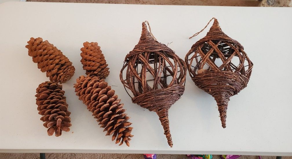 Large Christmas Pinecones And Ornaments 