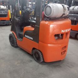 FORKLIFT NISSAN 5000# TRIPLE MAST 