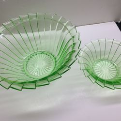 ART DECO DEPRESSION GLASS SPEAR EDGE 