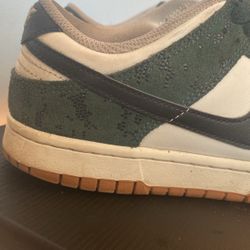Rare Nike Dunks Size 7y Need A Slight Wiped Down But Is Good To Go 