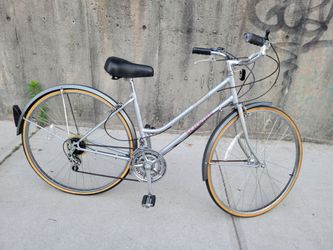 Vintage Schwinn World Tourist 10 speed road bike