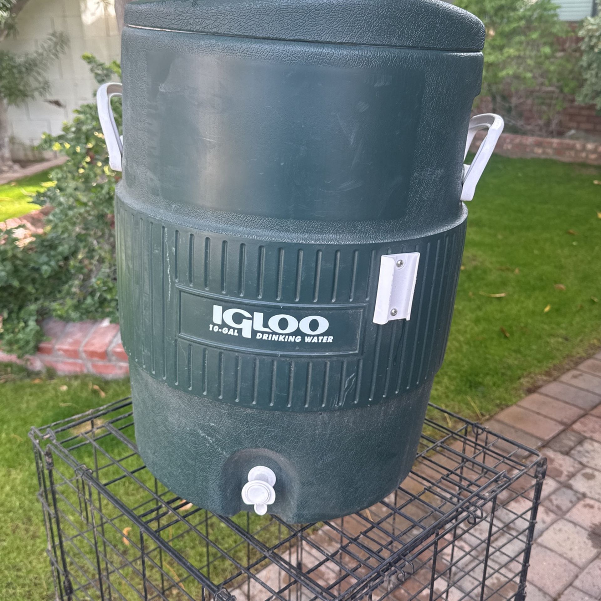 Igloo 10 Gallon Water cooler