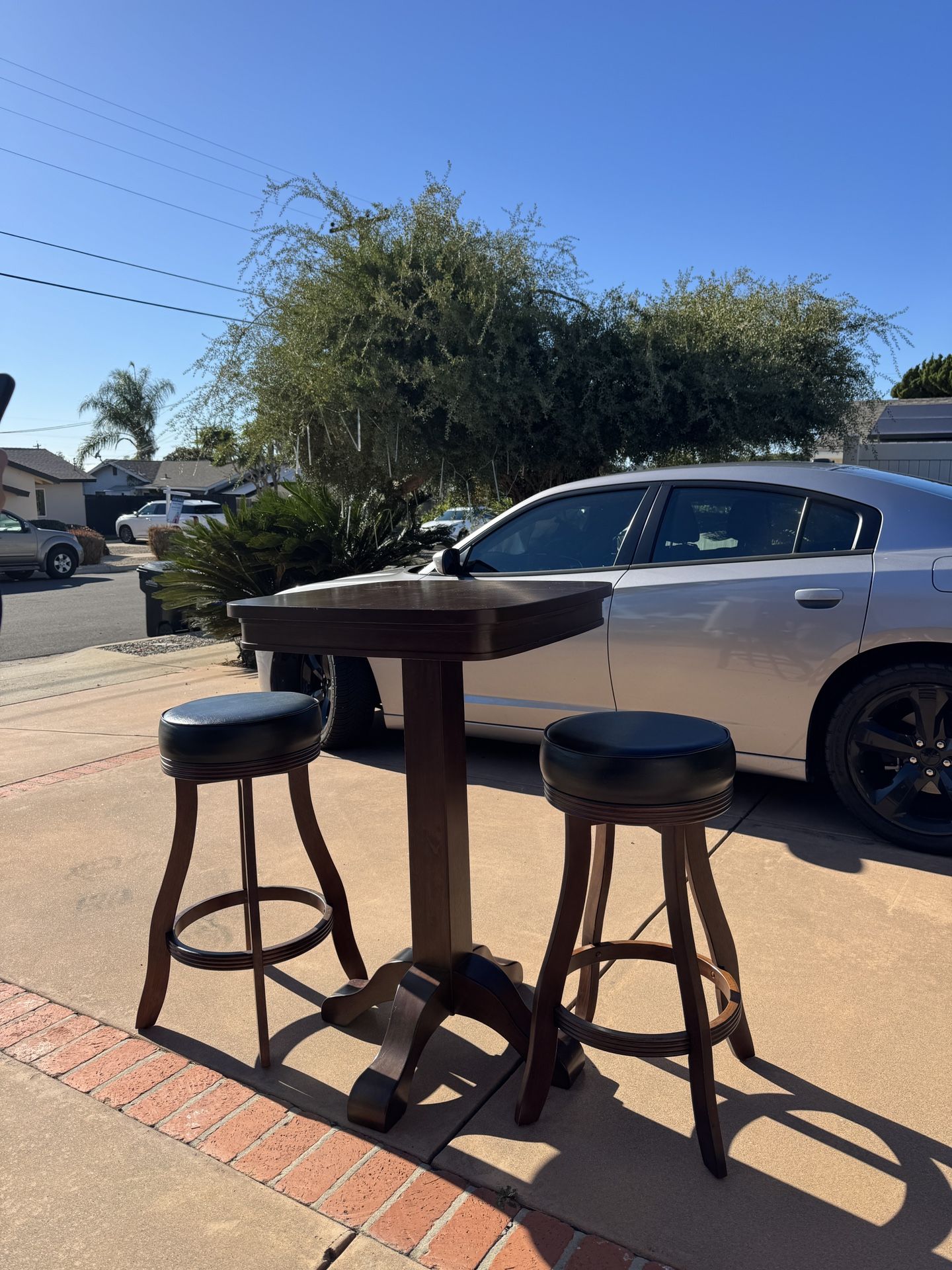 Bar Stools And Table 