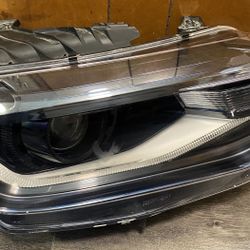 2018 Chevrolet Camaro Right head light