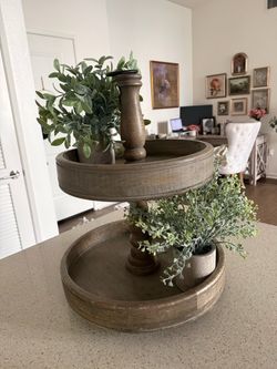 2 tier serving stand/decoration center piece