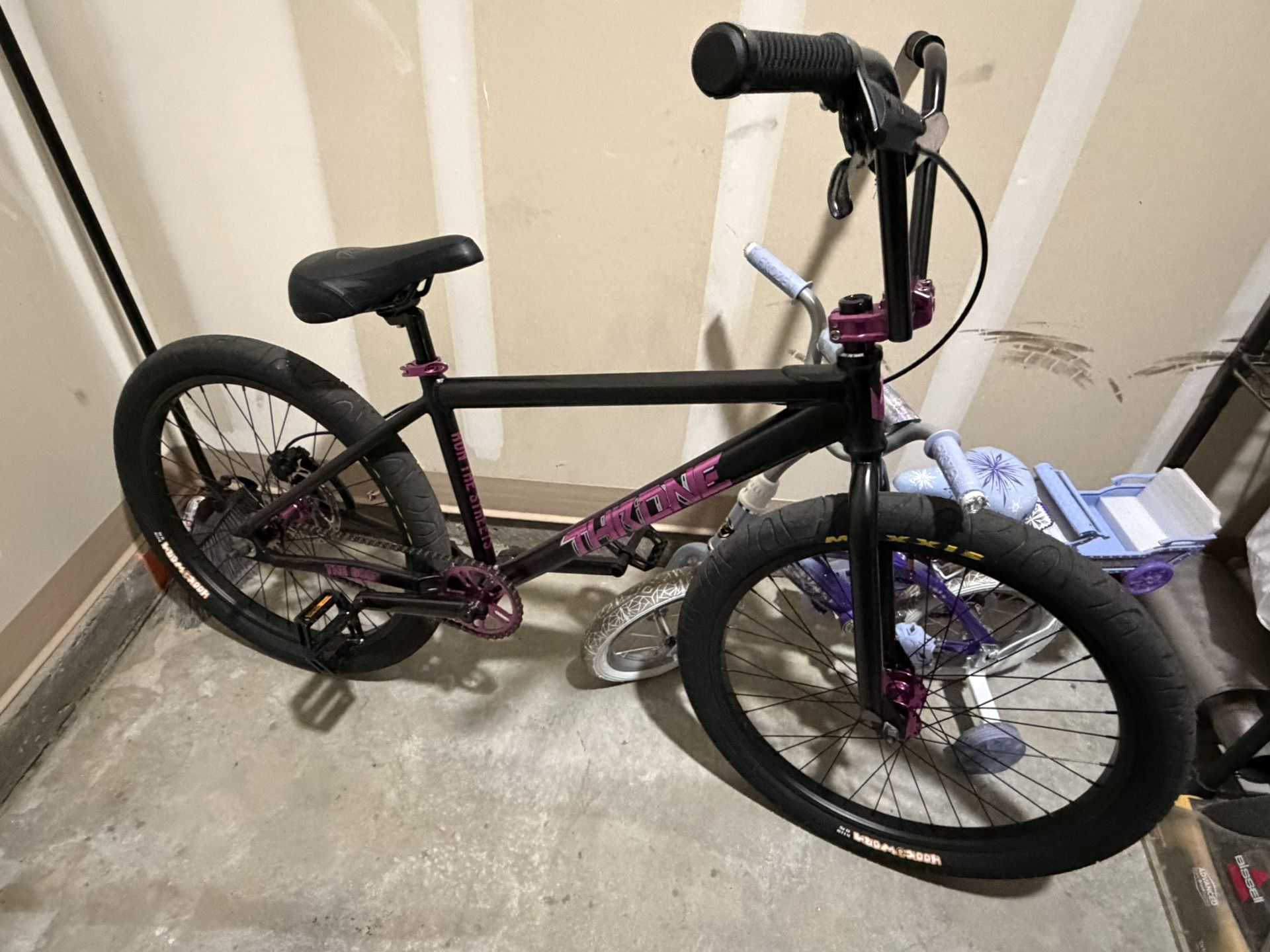 Throne BMX Bike 26”