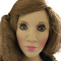 20” Vinyl Suzanne Gibson Green Velvet Dress