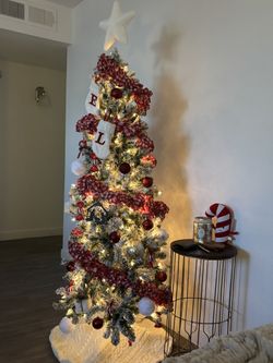 6 Ft Christmas Tree W/ Lights