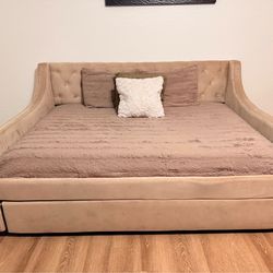 CHLOE FULL DAYBED